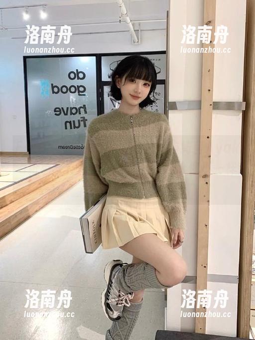 Feilin嗲囡囡-方绮言Ayaka Feilin嗲囡囡 - 释放灵感!方绮言Ayaka粉色写真作品免费上线,带给你不一样的美感!