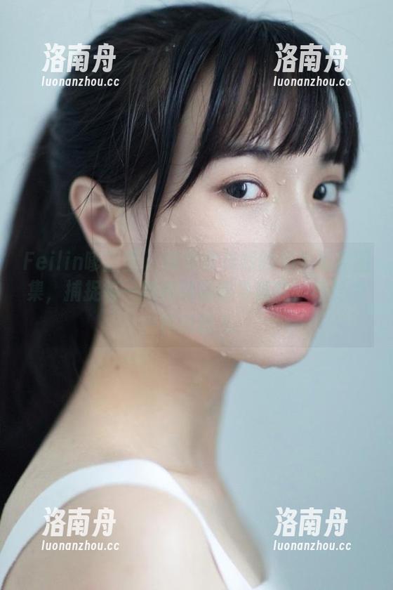 Feilin嗲囡囡-李梓熙 Feilin嗲囡囡 - 探索李梓熙的奶牛写真图集,捕捉每一瞬间的温暖与真实,感受乡村的魅力