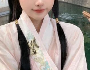 GIRLT果团网 – 走进little贝壳喵的世界，图库分享她灵动肉丝的魅力瞬间