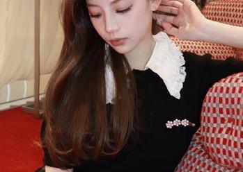 GIRLT果团网 – 发现周妍希学姐的优雅风格，免费下载精美图片，记录她的青春瞬间！