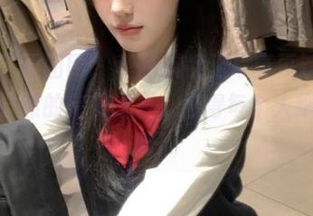 GIRLT果团网 – 莫雅琪裸足写真更新，唯美与自然的完美结合，值得每个人细细品味！