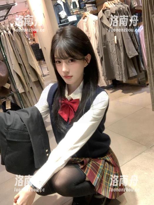 GIRLT果团网-莫雅琪 GIRLT果团网 - 莫雅琪裸足写真更新,唯美与自然的完美结合,值得每个人细细品味!