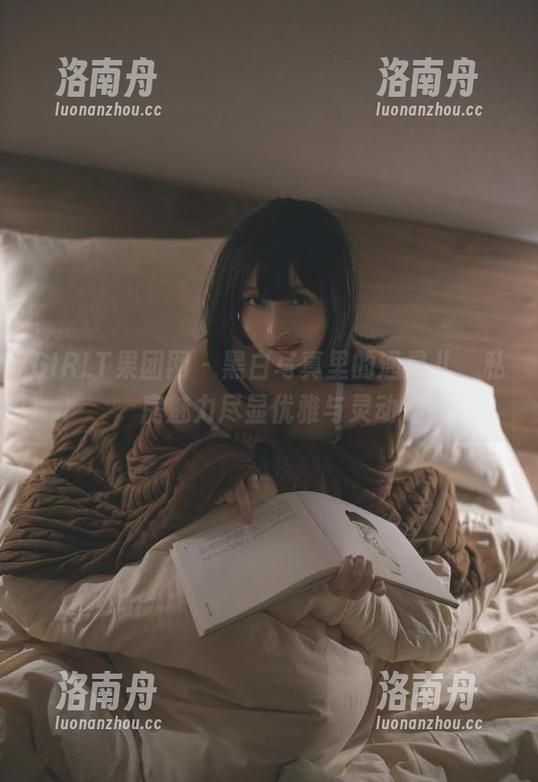 GIRLT果团网 - 黑白写真里的通灵儿，私房魅力尽显优雅与灵动