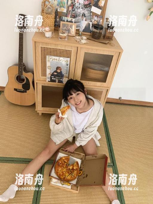 GIRLT果团网 - 酸酱兔的居家写真集，高清记录生活中的点滴乐趣与真实感