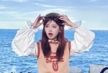 GIRLT果团网 – 黄歆苑最新图册大揭秘，看看她是如何在旅拍中找到最佳风格的！