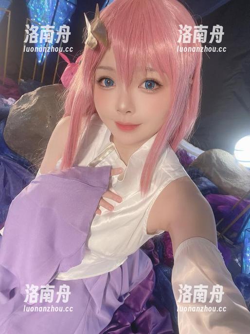 Hachi小芭 Hachi小芭黑色摄影作品揭秘:这个图集里藏着她对生活的独特见解与回忆!