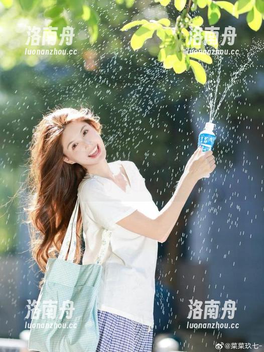 HuaYang花漾-筱慧 HuaYang花漾 - 筱慧内衣写真:高清向你传达她对时尚与美的独特理解与表达