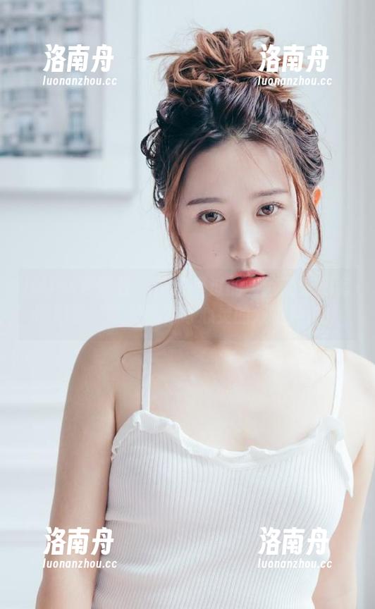 IMiss爱蜜社 - 不容错过的黄歆苑长腿套图精选，带来视觉与心灵的双重冲击！