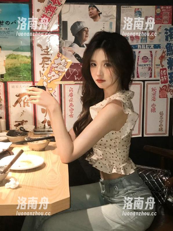MFStar模范学院-Jennanni_Jen MFStar模范学院 - 无圣光写真中的Jennanni_Jen女孩,揭示生活的另一面之美
