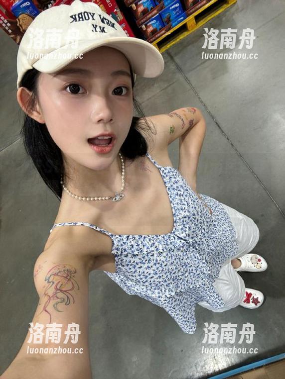 MFStar模范学院-糯美子Mini MFStar模范学院 - 糯美子Mini黑色套图大曝光:你绝对无法抗拒的视觉盛宴作品