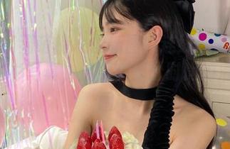 MICAT猫萌榜 – 最新图库连线：雪瑞Lisa白衬衫写真，沉浸在那份时尚的清新氛围中