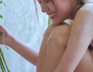 MiStar魅妍社 – 资源分享：大奶昔Kyra长腿写真作品，尽享免费下载福利！