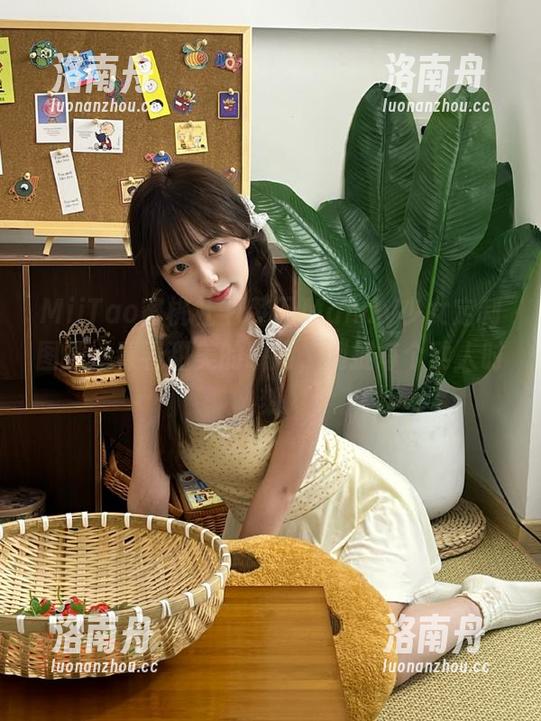 MiiTao蜜桃社-梦乃Mandy MiiTao蜜桃社 - 梦乃Mandy少女定制图集:青春甜美的瞬间,捕捉每个动人时刻