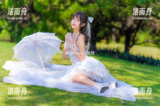 Neko薇薇 独家更新!Neko薇薇光彩照人的透明护士图集展现新美学!