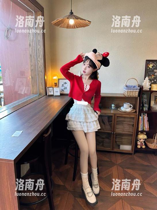 PingPing “PingPing大凤”的魅力无限:她的套图作品如何巧妙演绎生活美学
