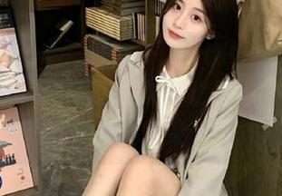 QingDouKe青豆客 – AZHUA女仆写真集最新更新，萌翻你的不止是她的女仆装，还有她的笑容！