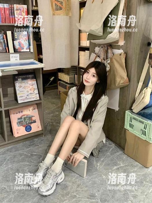QingDouKe青豆客-AZHUA QingDouKe青豆客 - AZHUA女仆写真集最新更新,萌翻你的不止是她的女仆装,还有她的笑容!