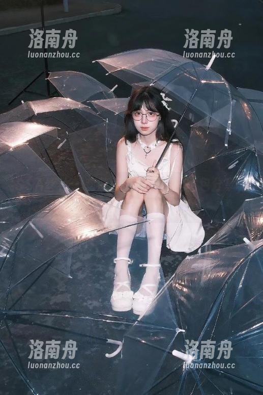 SSA丝社-莉莉 SSA丝社 - 莉莉闪光短裙黑丝图包分享,时尚潮流尽显无遗的魅力!