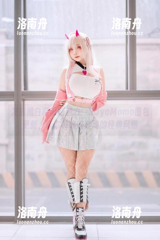 SayoMomo 发掘黑白摄影的魅力:SayoMomo图包更新,带你领略好莱坞的经典风情