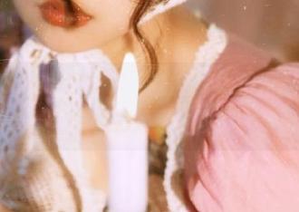 探索Sonson(손손)的披萨女孩作品，原图壁纸下载全攻略
