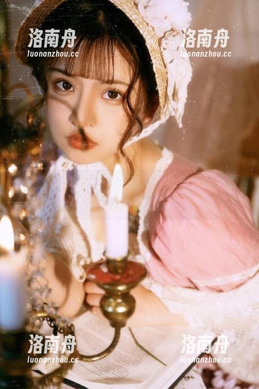 探索Sonson(손손)的披萨女孩作品，原图壁纸下载全攻略