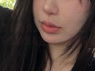 Tina很妖孽呀女友的美图之旅：照片记录下的浪漫与生活的点滴瞬间