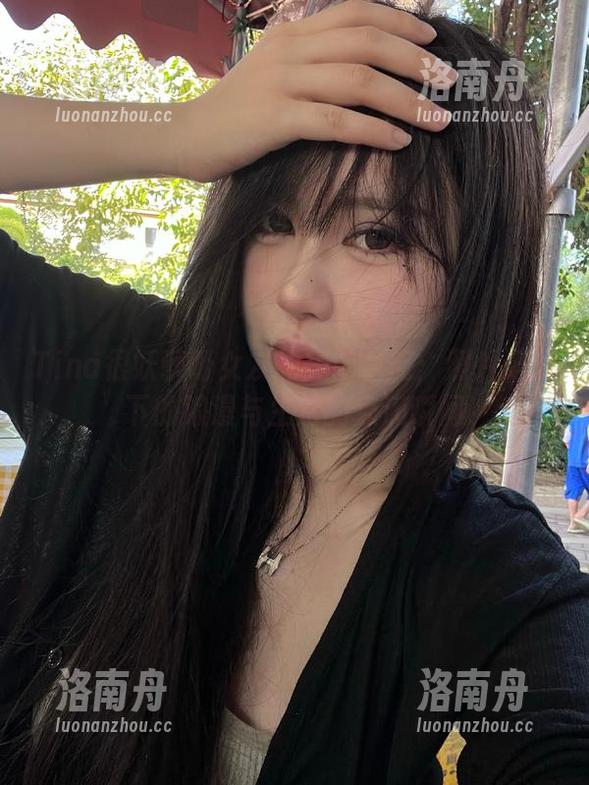 Tina很妖孽呀 Tina很妖孽呀女友的美图之旅:照片记录下的浪漫与生活的点滴瞬间