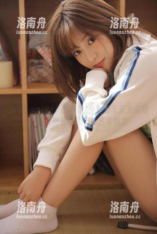 透视Tomiko(とみこ)少女的无圣光美图，感受她独特的摄影艺术魅力