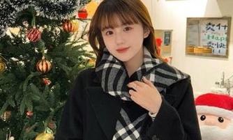TouTiao头条女神 – 周思超棉袜写真，定制专属你的时尚风格，让你脱颖而出！