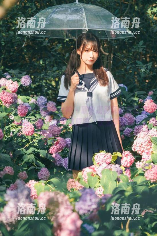 TouTiao头条女神-松果儿 TouTiao头条女神 - 职业摄影师都在模仿的松果儿套装全集原图,快来学习吧!