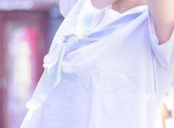 UGirls尤果网 – “一只香蕉船”的短裙魅影，温柔与力量的写真合集与套图分享