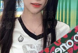 UGirls尤果网 – 安沛蕾泳衣私拍图集：海风吹拂下的自由灵魂，尽显生活的纯粹美好