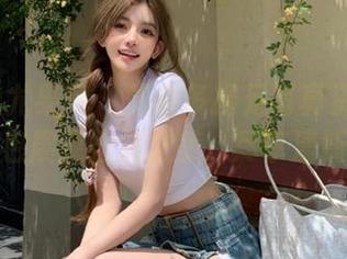 UGirls尤果网 – 张多多裸足写真资源大公开：图包展现自然之美，尽享清新气息！