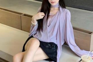 UGirls尤果网 – 自然魅力尽显：张栩菲裸足原图图集带你领略美感