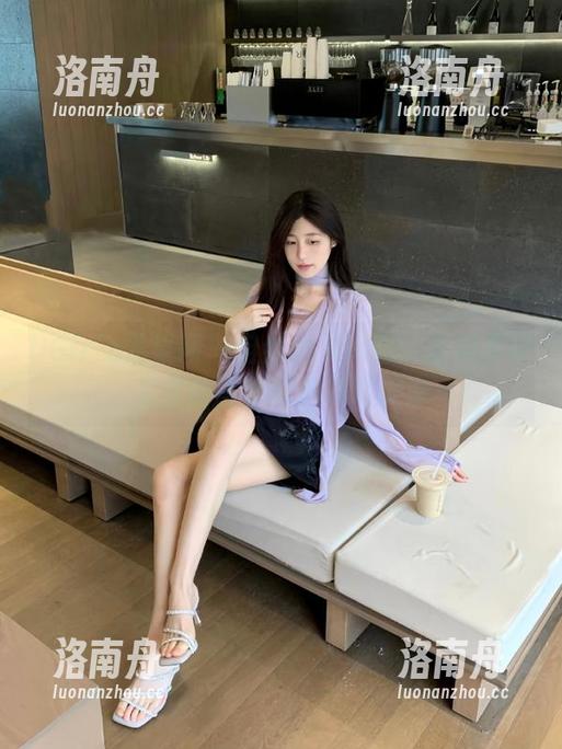 UGirls尤果网-张栩菲 UGirls尤果网 - 自然魅力尽显:张栩菲裸足原图图集带你领略美感