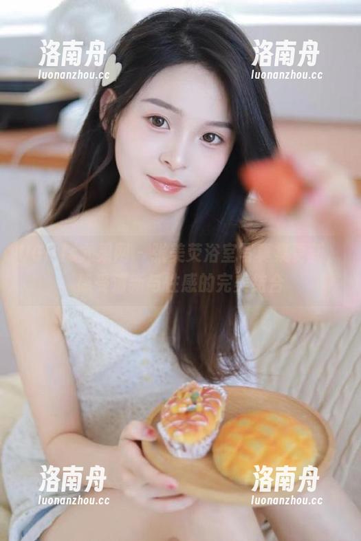 UGirls尤果网-张美荧 UGirls尤果网 - 张美荧浴室写真集更新,感受清新与性感的完美结合