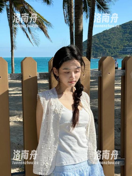 UGirls尤果网-涉谷由里 UGirls尤果网 - 打破界限的美感:涉谷由里的私房皮衣原图精致解读