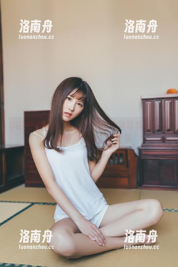 UGirls尤果网-王语纯 UGirls尤果网 - 王语纯连衣裙写真集全景:原图背后的创作故事