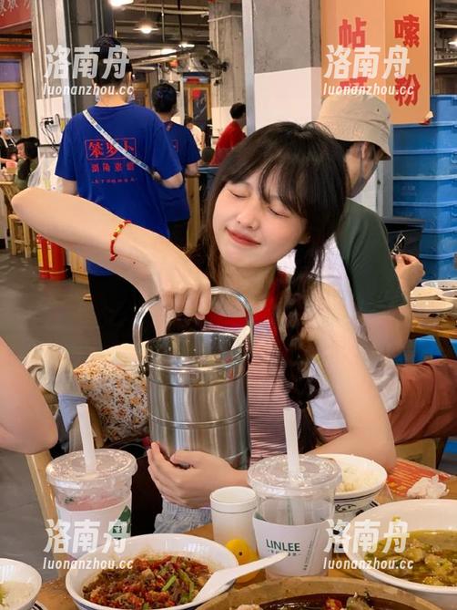 UGirls尤果网-艾霓莎 UGirls尤果网 - 艾霓莎白裙写真免费图包,真想知道到底有多少人爱偷懒!
