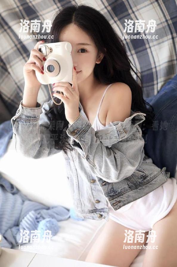 UGirls尤果网 - 谭晓彤白衬衫系列：看她如何把平淡变成时尚的套图合集！