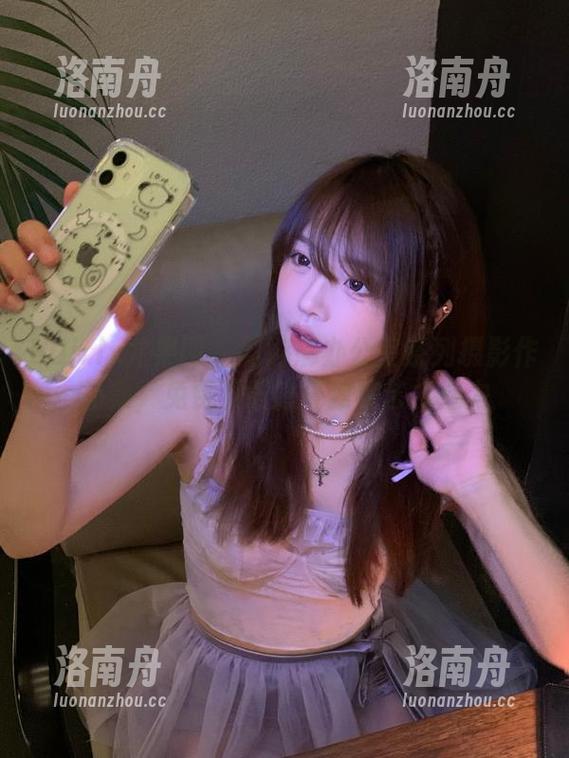 UGirls尤果网-赵娜娜 UGirls尤果网 - 赵娜娜办公室系列摄影作品集,免费下载感受独特艺术魅力