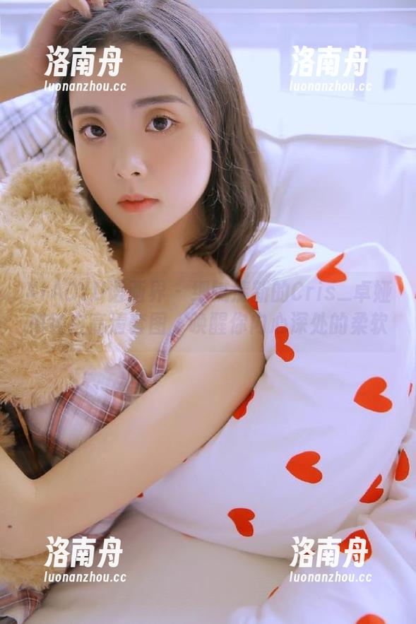 XIAOYU语画界-Cris_卓娅祺 XIAOYU语画界 - 细腻清新的Cris_卓娅祺纯白高清套图,唤醒你内心深处的柔软