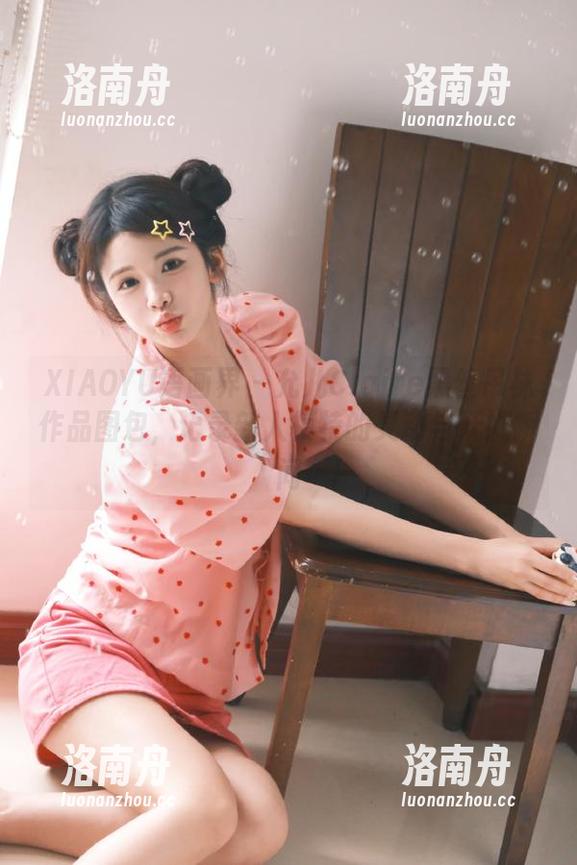 XIAOYU语画界-允儿Claire XIAOYU语画界 - 允儿Claire黑丝吊袜作品图包,记录新人模特的灵动与妩媚瞬间