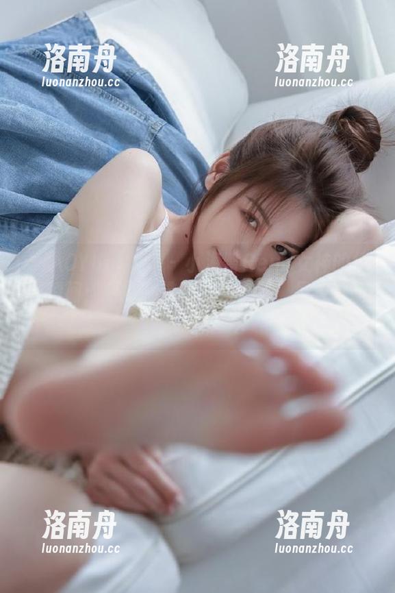 XIAOYU语画界-小海臀Rena XIAOYU语画界 - 小海臀Rena女神的绝美瞬间:精挑细选的图片合集,展现她的风采