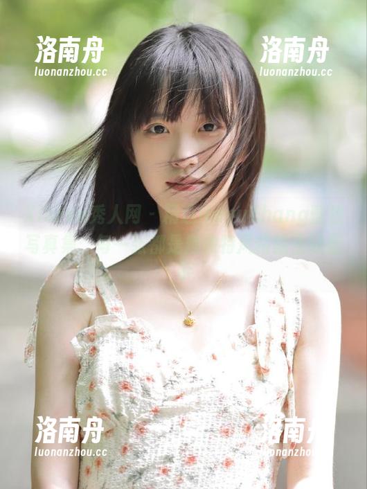 Xiuren秀人网 - 精选HeyuZhang蕾丝写真集：每一张都是她独特风格的生动展示