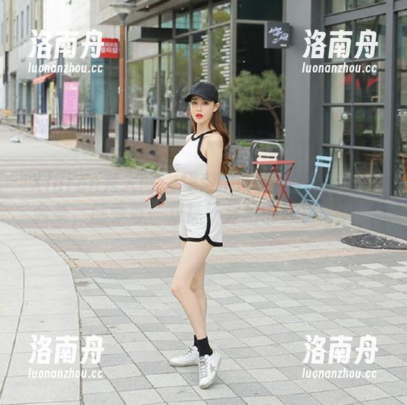 Xiuren秀人网-Mila嘟嘟 Xiuren秀人网 - 探索Mila嘟嘟网袜作品合集,感受每一双袜子背后的独特故事!