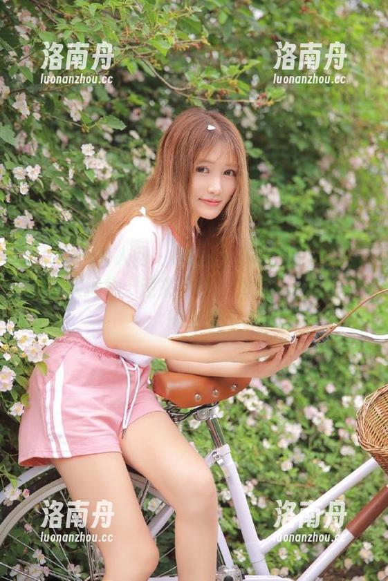 Xiuren秀人网-nancy小姿 Xiuren秀人网 - nancy小姿睡衣写真作品集大揭秘:速来下载,感受时尚与诱惑的交织