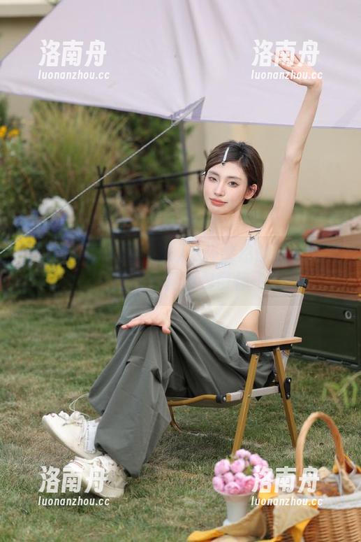 Xiuren秀人网-z杯悠悠 Xiuren秀人网 - 进入z杯悠悠的睡衣国度,独特写真图包带你飞