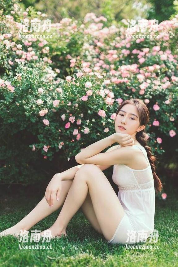 Xiuren秀人网-伊一Moon Xiuren秀人网 - 伊一Moon的双马尾梦:深入探索她的写真图包和独特合集