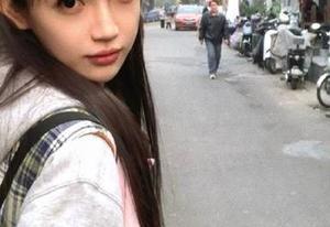 Xiuren秀人网 – 伊小七MoMo的写真集更新来了，看姐姐如何展现独特的魅力
